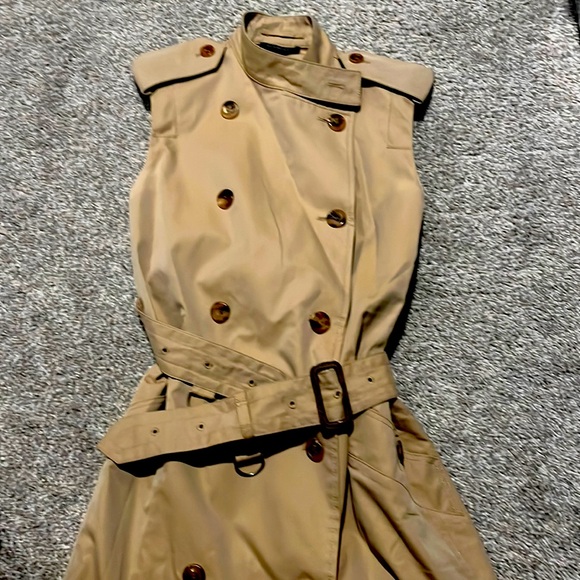 Burberry - Picture 1 of 5